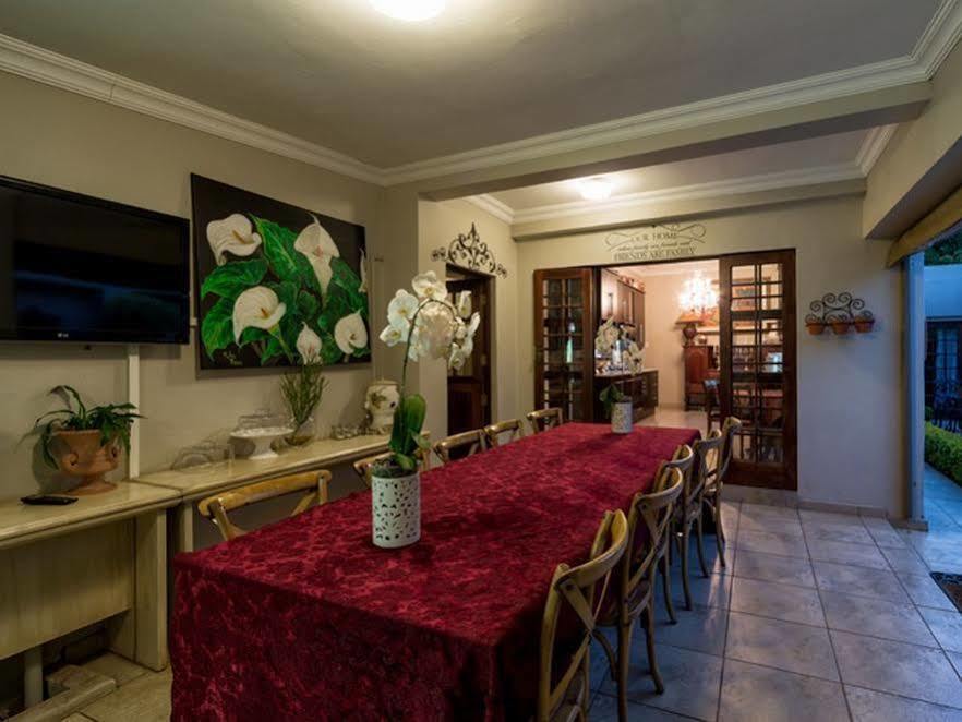 12 On Brecher Pretoria Bagian luar foto